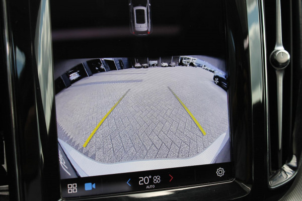 Volvo XC60 T6 350PK Long Range Plug-in hybrid AWD Plus Bright Panoramisch schuif-kanteldak / Google infotainment / Lederen bekleding / Parkeersensoren voor en achter met parkeercamera / Road Sign information / Cruise Control