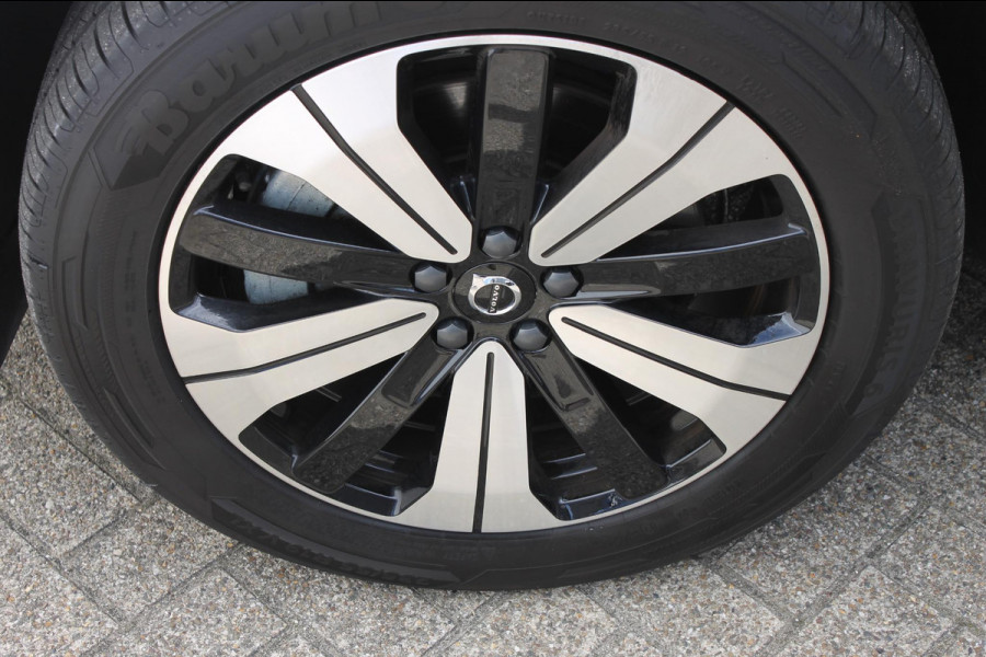 Volvo XC60 T6 350PK Long Range Plug-in hybrid AWD Plus Bright Panoramisch schuif-kanteldak / Google infotainment / Lederen bekleding / Parkeersensoren voor en achter met parkeercamera / Road Sign information / Cruise Control