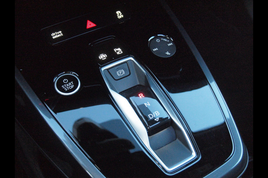 Audi Q4 e-tron 40 Launch edition S Competition 77 kWh | 2X S-Line | Panoramadak | Camera | Sonos | Sfeerverlichting |