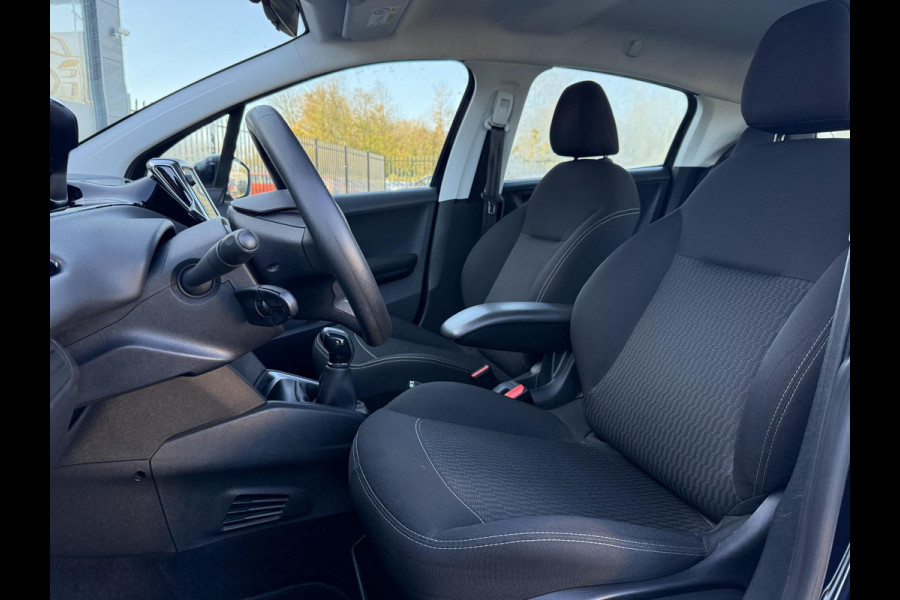 Peugeot 208 1.2 PureTech Blue Lion Navi,Airco,Cruise,PDC,Apple Carplay,N.A.P,5 Deurs,APK tot 05-2026