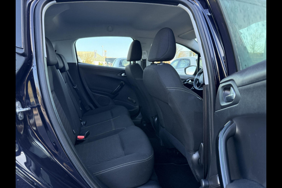 Peugeot 208 1.2 PureTech Blue Lion Navi,Airco,Cruise,PDC,Apple Carplay,N.A.P,5 Deurs,APK tot 05-2026