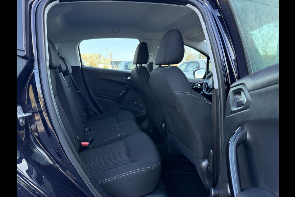 Peugeot 208 1.2 PureTech Blue Lion Navi,Airco,Cruise,PDC,Apple Carplay,N.A.P,5 Deurs,APK tot 05-2026