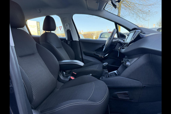 Peugeot 208 1.2 PureTech Blue Lion Navi,Airco,Cruise,PDC,Apple Carplay,N.A.P,5 Deurs,APK tot 05-2026