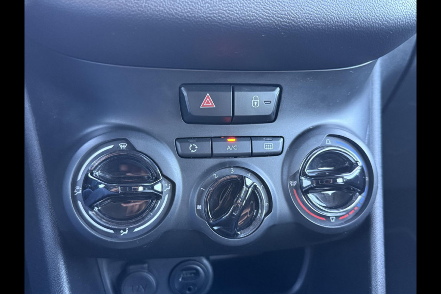 Peugeot 208 1.2 PureTech Blue Lion Navi,Airco,Cruise,PDC,Apple Carplay,N.A.P,5 Deurs,APK tot 05-2026