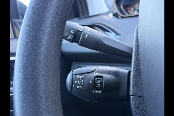 Peugeot 208 1.2 PureTech Blue Lion Navi,Airco,Cruise,PDC,Apple Carplay,N.A.P,5 Deurs,APK tot 05-2026