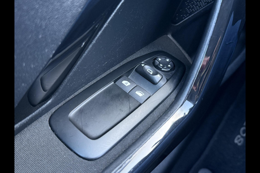 Peugeot 208 1.2 PureTech Blue Lion Navi,Airco,Cruise,PDC,Apple Carplay,N.A.P,5 Deurs,APK tot 05-2026