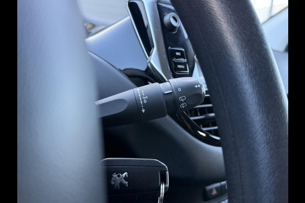 Peugeot 208 1.2 PureTech Blue Lion Navi,Airco,Cruise,PDC,Apple Carplay,N.A.P,5 Deurs,APK tot 05-2026
