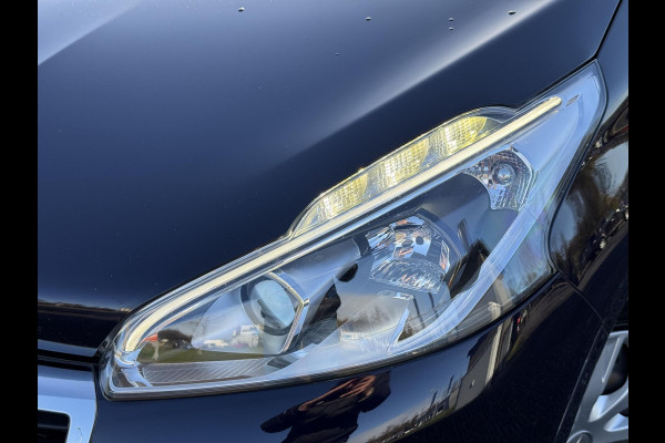 Peugeot 208 1.2 PureTech Blue Lion Navi,Airco,Cruise,PDC,Apple Carplay,N.A.P,5 Deurs,APK tot 05-2026