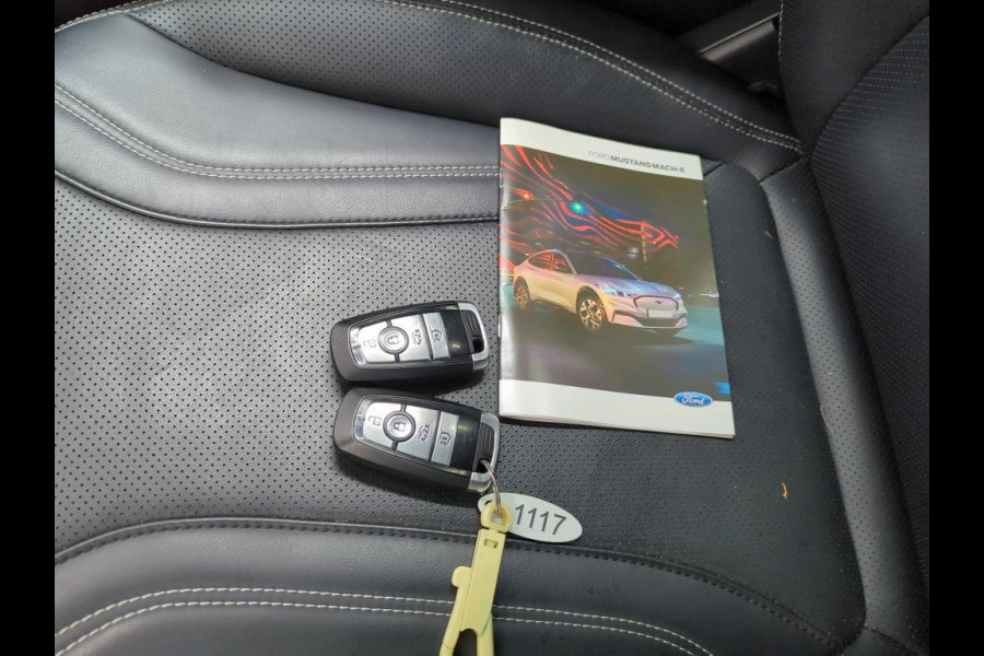 Ford Mustang Mach-E Aut. 75 kWh | Panorama | Leder | Navi | B&O Sound | 360 Camera |