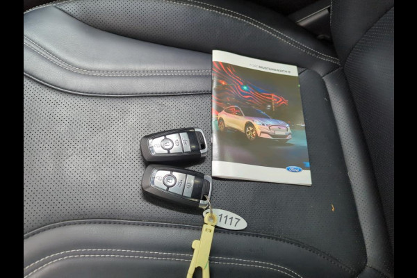 Ford Mustang Mach-E Aut. 75 kWh | Panorama | Leder | Navi | B&O Sound | 360 Camera |