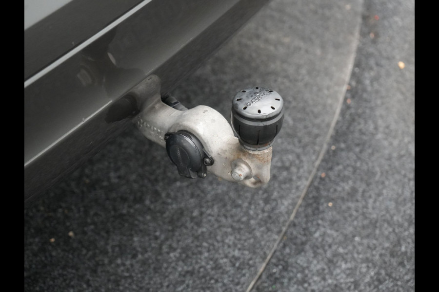 Volvo XC60 T8 Twin Engine AWD Inscription Plug In Hybrid 391pk Dealer O.H. PHEV | Trekhaak Af Fabriek | Panodak | Adaptive Cruise | Camera | Harman & Kardon | Lederen Sportstoelen Memory & Verwarmd | 19"L.M | Apple Carplay | Blis | Navigatie | DAB |