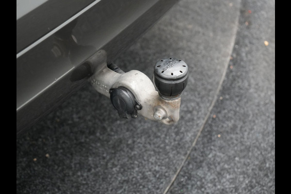 Volvo XC60 T8 Twin Engine AWD Inscription Plug In Hybrid 391pk Dealer O.H. PHEV | Trekhaak Af Fabriek | Panodak | Adaptive Cruise | Camera | Harman & Kardon | Lederen Sportstoelen Memory & Verwarmd | 19"L.M | Apple Carplay | Blis | Navigatie | DAB |