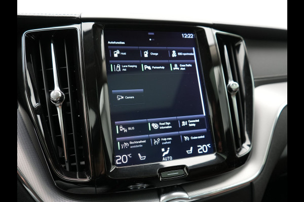 Volvo XC60 T8 Twin Engine AWD Inscription Plug In Hybrid 391pk Dealer O.H. PHEV | Trekhaak Af Fabriek | Panodak | Adaptive Cruise | Camera | Harman & Kardon | Lederen Sportstoelen Memory & Verwarmd | 19"L.M | Apple Carplay | Blis | Navigatie | DAB |