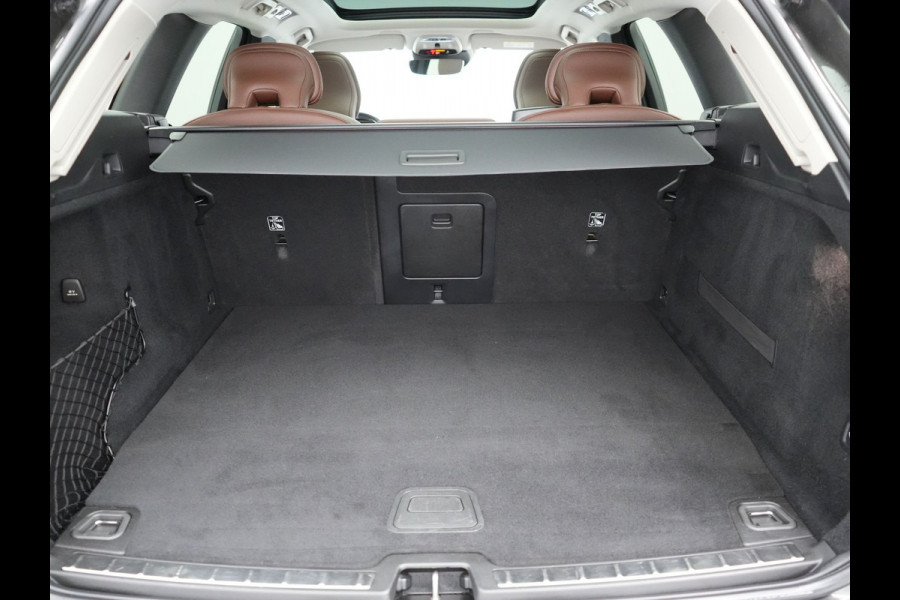 Volvo XC60 T8 Twin Engine AWD Inscription Plug In Hybrid 391pk Dealer O.H. PHEV | Trekhaak Af Fabriek | Panodak | Adaptive Cruise | Camera | Harman & Kardon | Lederen Sportstoelen Memory & Verwarmd | 19"L.M | Apple Carplay | Blis | Navigatie | DAB |