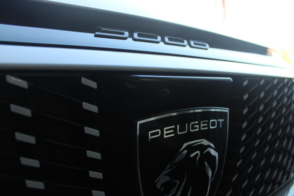 Peugeot E-3008 GT 325PK LAUNCH EDITION DUAL MOTOR 73KWH | PANORAMISCH SCHUIF / KANTELDAK | PREMIUM HIFI FOCAL | LEDEREN BEKLEDING NAPPA | ELEKTRISCH VERSTELBARE VOOR STOELEN, MET GEHEUGENFUNCTIE OP BESTUURDERSSTOEL | STOEL VERWARMING | STOEL MASAGE | STOEL VENTILATIE | ACHTERBANK VERWARMING | STUUR VERWARMING | WARMTE POMP | ALARM SYSTEEM | DRAADLOOS APPLE CARPLAY / ANDROID AUTO | DRAADLOZE TELEFOONLADER | VISIOPARK 360° HD CAMERA'S | DRIVE ASSIST 2.0 SEMI-AUTONOOMRIJDEN |