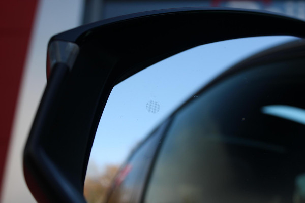 Peugeot E-3008 GT 325PK LAUNCH EDITION DUAL MOTOR 73KWH | PANORAMISCH SCHUIF / KANTELDAK | PREMIUM HIFI FOCAL | LEDEREN BEKLEDING NAPPA | ELEKTRISCH VERSTELBARE VOOR STOELEN, MET GEHEUGENFUNCTIE OP BESTUURDERSSTOEL | STOEL VERWARMING | STOEL MASAGE | STOEL VENTILATIE | ACHTERBANK VERWARMING | STUUR VERWARMING | WARMTE POMP | ALARM SYSTEEM | DRAADLOOS APPLE CARPLAY / ANDROID AUTO | DRAADLOZE TELEFOONLADER | VISIOPARK 360° HD CAMERA'S | DRIVE ASSIST 2.0 SEMI-AUTONOOMRIJDEN |