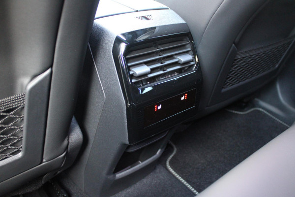 Peugeot E-3008 GT 325PK LAUNCH EDITION DUAL MOTOR 73KWH | PANORAMISCH SCHUIF / KANTELDAK | PREMIUM HIFI FOCAL | LEDEREN BEKLEDING NAPPA | ELEKTRISCH VERSTELBARE VOOR STOELEN, MET GEHEUGENFUNCTIE OP BESTUURDERSSTOEL | STOEL VERWARMING | STOEL MASAGE | STOEL VENTILATIE | ACHTERBANK VERWARMING | STUUR VERWARMING | WARMTE POMP | ALARM SYSTEEM | DRAADLOOS APPLE CARPLAY / ANDROID AUTO | DRAADLOZE TELEFOONLADER | VISIOPARK 360° HD CAMERA'S | DRIVE ASSIST 2.0 SEMI-AUTONOOMRIJDEN |