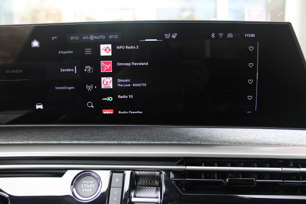 Peugeot E-3008 GT 325PK LAUNCH EDITION DUAL MOTOR 73KWH | PANORAMISCH SCHUIF / KANTELDAK | PREMIUM HIFI FOCAL | LEDEREN BEKLEDING NAPPA | ELEKTRISCH VERSTELBARE VOOR STOELEN, MET GEHEUGENFUNCTIE OP BESTUURDERSSTOEL | STOEL VERWARMING | STOEL MASAGE | STOEL VENTILATIE | ACHTERBANK VERWARMING | STUUR VERWARMING | WARMTE POMP | ALARM SYSTEEM | DRAADLOOS APPLE CARPLAY / ANDROID AUTO | DRAADLOZE TELEFOONLADER | VISIOPARK 360° HD CAMERA'S | DRIVE ASSIST 2.0 SEMI-AUTONOOMRIJDEN |