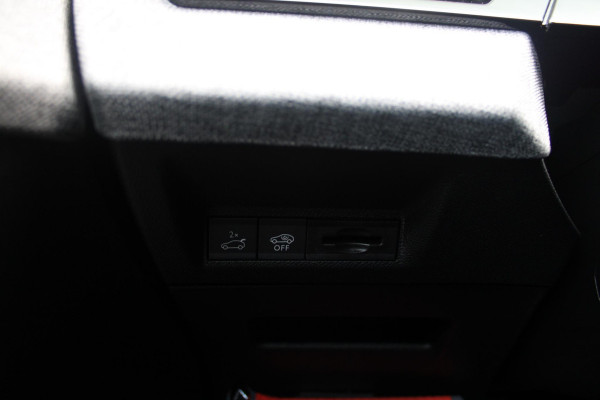 Peugeot E-3008 GT 325PK LAUNCH EDITION DUAL MOTOR 73KWH | PANORAMISCH SCHUIF / KANTELDAK | PREMIUM HIFI FOCAL | LEDEREN BEKLEDING NAPPA | ELEKTRISCH VERSTELBARE VOOR STOELEN, MET GEHEUGENFUNCTIE OP BESTUURDERSSTOEL | STOEL VERWARMING | STOEL MASAGE | STOEL VENTILATIE | ACHTERBANK VERWARMING | STUUR VERWARMING | WARMTE POMP | ALARM SYSTEEM | DRAADLOOS APPLE CARPLAY / ANDROID AUTO | DRAADLOZE TELEFOONLADER | VISIOPARK 360° HD CAMERA'S | DRIVE ASSIST 2.0 SEMI-AUTONOOMRIJDEN |