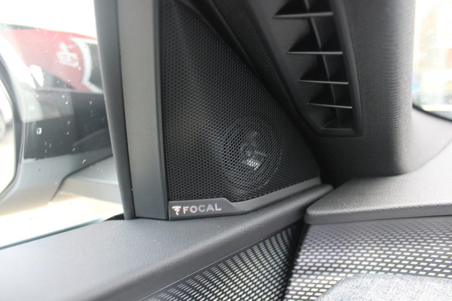 Peugeot E-3008 GT 325PK LAUNCH EDITION DUAL MOTOR 73KWH | PANORAMISCH SCHUIF / KANTELDAK | PREMIUM HIFI FOCAL | LEDEREN BEKLEDING NAPPA | ELEKTRISCH VERSTELBARE VOOR STOELEN, MET GEHEUGENFUNCTIE OP BESTUURDERSSTOEL | STOEL VERWARMING | STOEL MASAGE | STOEL VENTILATIE | ACHTERBANK VERWARMING | STUUR VERWARMING | WARMTE POMP | ALARM SYSTEEM | DRAADLOOS APPLE CARPLAY / ANDROID AUTO | DRAADLOZE TELEFOONLADER | VISIOPARK 360° HD CAMERA'S | DRIVE ASSIST 2.0 SEMI-AUTONOOMRIJDEN |