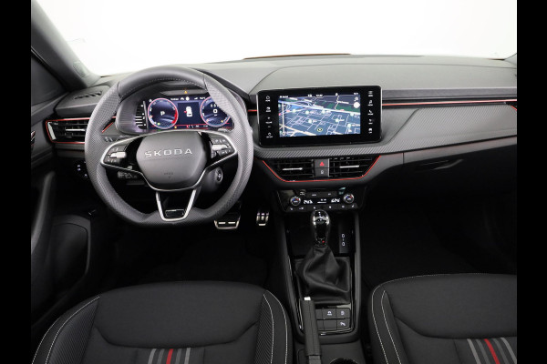 Škoda Kamiq Monte Carlo 1.0 TSI 115pk DSG-7 | 18 inch | Blind Spot | Navigatie | Adaptive Cruise | Panoramadak | Stoelverwarming |