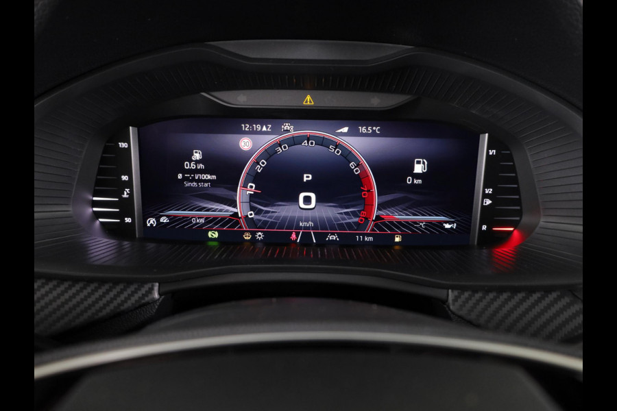 Škoda Kamiq Monte Carlo 1.0 TSI 115pk DSG-7 | 18 inch | Blind Spot | Navigatie | Adaptive Cruise | Panoramadak | Stoelverwarming |