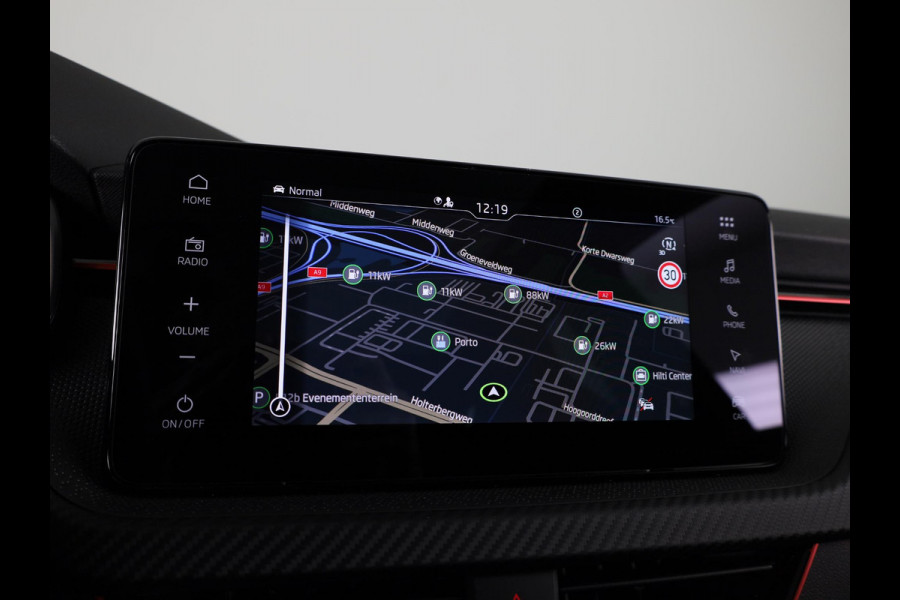 Škoda Kamiq Monte Carlo 1.0 TSI 115pk DSG-7 | 18 inch | Blind Spot | Navigatie | Adaptive Cruise | Panoramadak | Stoelverwarming |