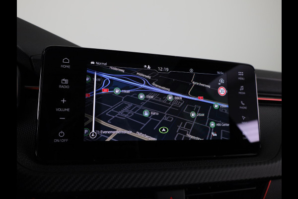 Škoda Kamiq Monte Carlo 1.0 TSI 115pk DSG-7 | 18 inch | Blind Spot | Navigatie | Adaptive Cruise | Panoramadak | Stoelverwarming |