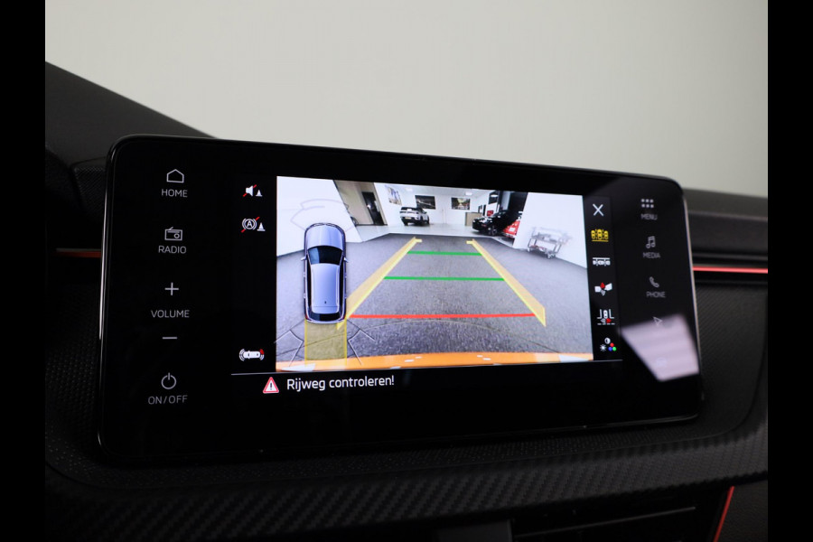 Škoda Kamiq Monte Carlo 1.0 TSI 115pk DSG-7 | 18 inch | Blind Spot | Navigatie | Adaptive Cruise | Panoramadak | Stoelverwarming |