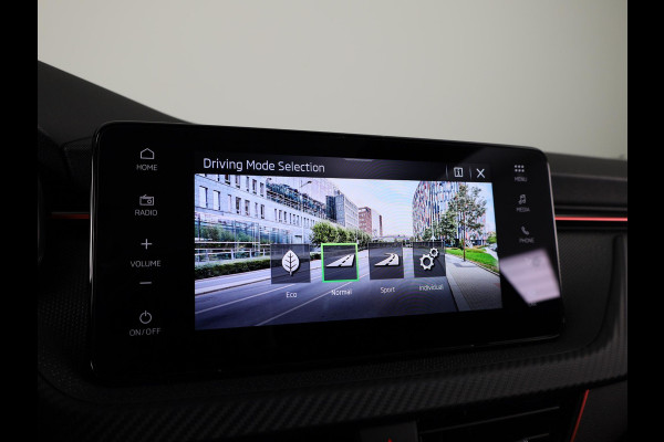 Škoda Kamiq Monte Carlo 1.0 TSI 115pk DSG-7 | 18 inch | Blind Spot | Navigatie | Adaptive Cruise | Panoramadak | Stoelverwarming |