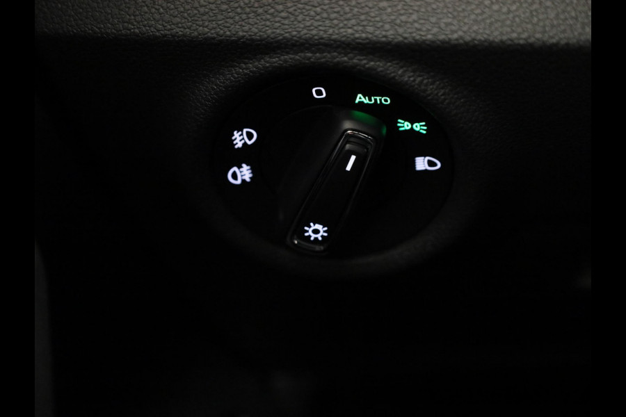 Škoda Kamiq Monte Carlo 1.0 TSI 115pk DSG-7 | 18 inch | Blind Spot | Navigatie | Adaptive Cruise | Panoramadak | Stoelverwarming |