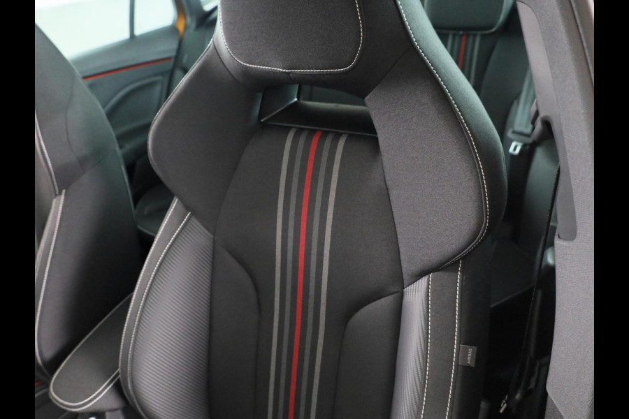 Škoda Kamiq Monte Carlo 1.0 TSI 115pk DSG-7 | 18 inch | Blind Spot | Navigatie | Adaptive Cruise | Panoramadak | Stoelverwarming |