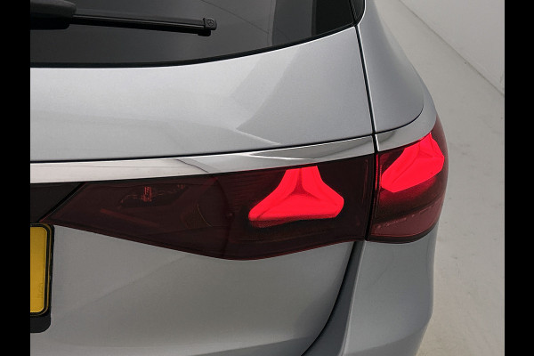 Mercedes-Benz E-Klasse Estate 300 e AMG Plug-In Hybride AMG Line | Panorama Schuif-Kanteldak | Trekhaak | Memory Voor Stoelen | Burmester® | Alarm | Lederen Bekleding. Inclusief 24 maanden MB Certified garantie voor Europa.