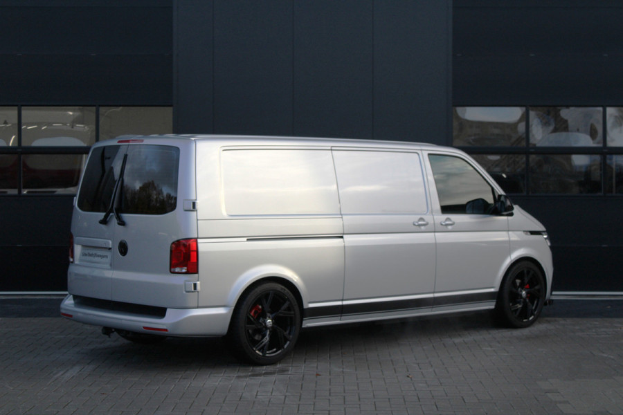 Volkswagen Transporter 2.0 TDI L2H1 28 Bulli 150pk - 20 Inch - Camera - Trekhaak - Leder - ACC - LED - Rijklaar