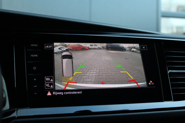 Volkswagen Transporter 2.0 TDI L2H1 28 Bulli 150pk - 20 Inch - Camera - Trekhaak - Leder - ACC - LED - Rijklaar