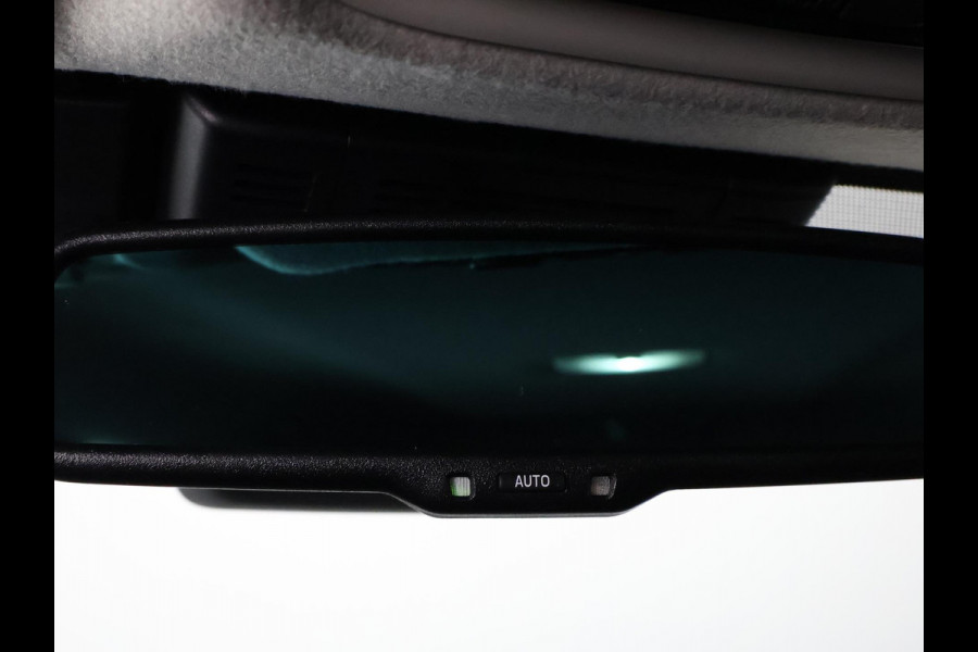 Toyota Yaris Cross 1.5 Hybrid 130 Executive | Stuur- & Stoelverwarming | Dodehoek detectie | Parkeersensoren | Navigatie