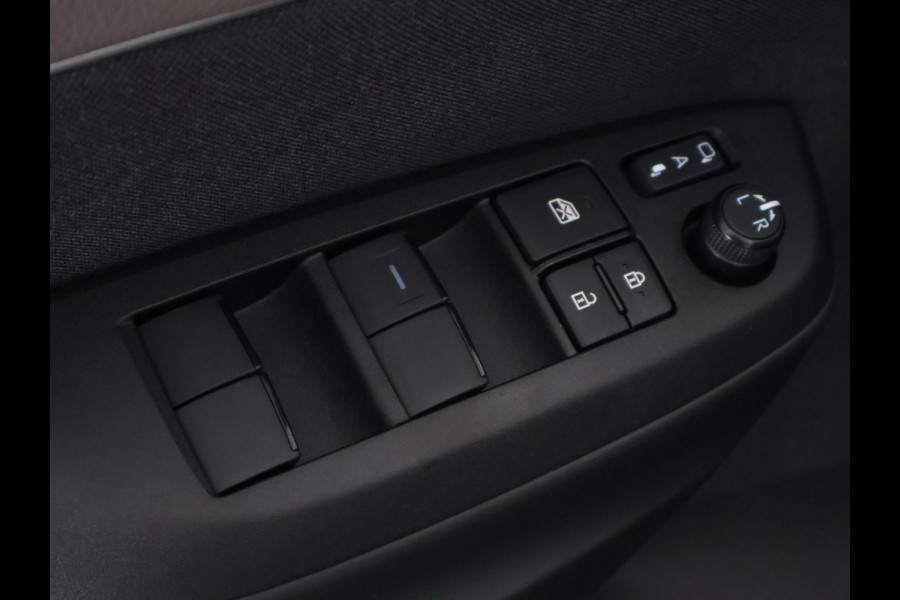 Toyota Yaris Cross 1.5 Hybrid 130 Executive | Stuur- & Stoelverwarming | Dodehoek detectie | Parkeersensoren | Navigatie