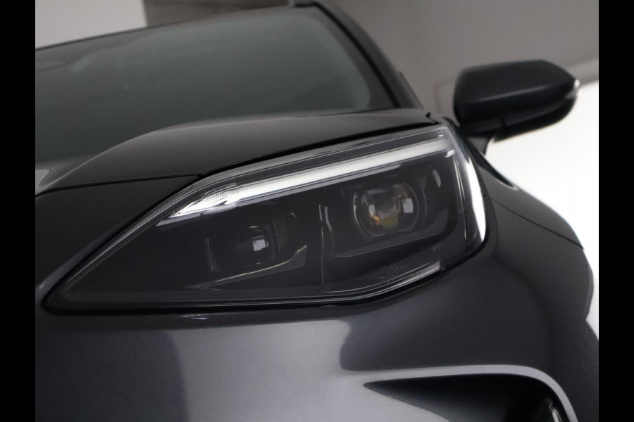 Toyota Yaris Cross 1.5 Hybrid 130 Executive | Stuur- & Stoelverwarming | Dodehoek detectie | Parkeersensoren | Navigatie