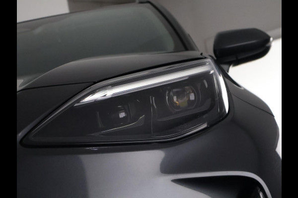 Toyota Yaris Cross 1.5 Hybrid 130 Executive | Stuur- & Stoelverwarming | Dodehoek detectie | Parkeersensoren | Navigatie