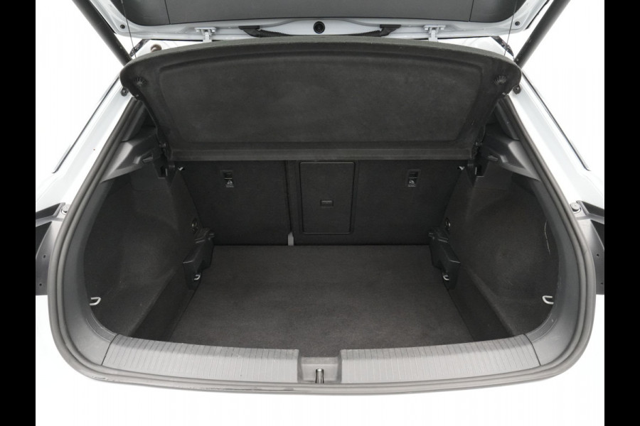 Volkswagen T-Roc 1.5 TSI 150pk DSG Sport Business R Panorama Camera Acc Side/Laneassist Carplay Beats