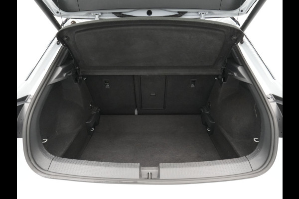 Volkswagen T-Roc 1.5 TSI 150pk DSG Sport Business R Panorama Camera Acc Side/Laneassist Carplay Beats