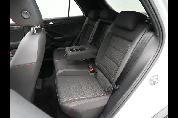 Volkswagen T-Roc 1.5 TSI 150pk DSG Sport Business R Panorama Camera Acc Side/Laneassist Carplay Beats