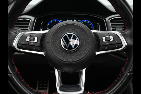 Volkswagen T-Roc 1.5 TSI 150pk DSG Sport Business R Panorama Camera Acc Side/Laneassist Carplay Beats