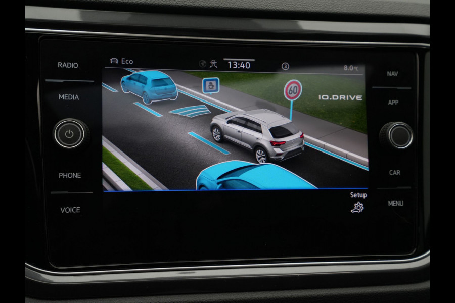 Volkswagen T-Roc 1.5 TSI 150pk DSG Sport Business R Panorama Camera Acc Side/Laneassist Carplay Beats