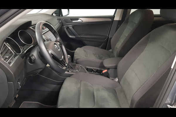 Volkswagen Tiguan Allspace 1.5 TSI DSG Comfortline 7p. | Climate Control | Camera | Parkeer sensoren | Trekhaak | Electrisch bedienbare achterklep | Stoelverwarming