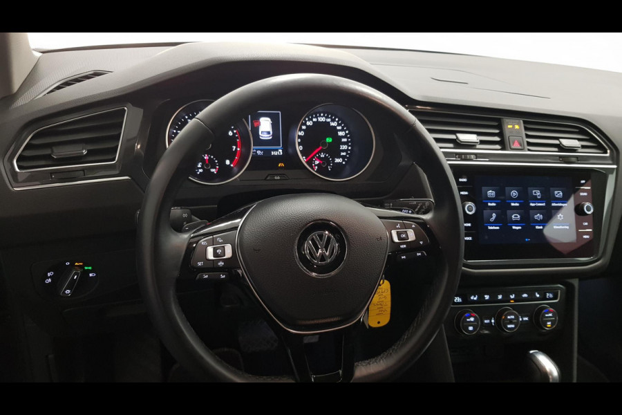 Volkswagen Tiguan Allspace 1.5 TSI DSG Comfortline 7p. | Climate Control | Camera | Parkeer sensoren | Trekhaak | Electrisch bedienbare achterklep | Stoelverwarming