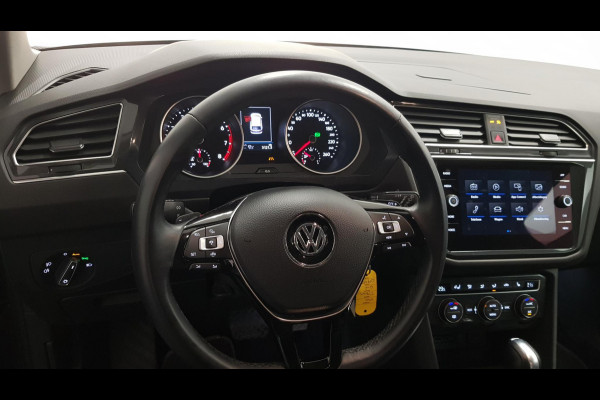 Volkswagen Tiguan Allspace 1.5 TSI DSG Comfortline 7p. | Climate Control | Camera | Parkeer sensoren | Trekhaak | Electrisch bedienbare achterklep | Stoelverwarming