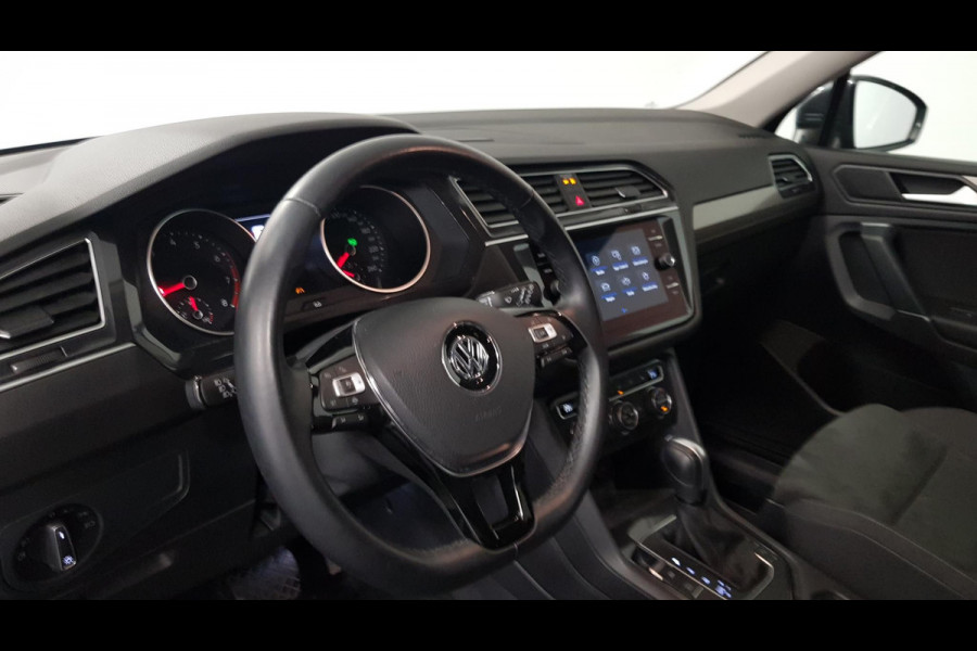 Volkswagen Tiguan Allspace 1.5 TSI DSG Comfortline 7p. | Climate Control | Camera | Parkeer sensoren | Trekhaak | Electrisch bedienbare achterklep | Stoelverwarming
