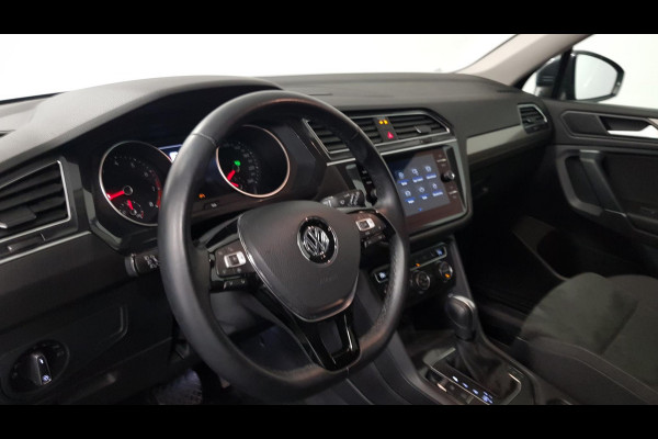 Volkswagen Tiguan Allspace 1.5 TSI DSG Comfortline 7p. | Climate Control | Camera | Parkeer sensoren | Trekhaak | Electrisch bedienbare achterklep | Stoelverwarming