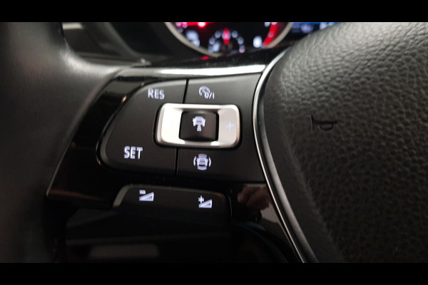 Volkswagen Tiguan Allspace 1.5 TSI DSG Comfortline 7p. | Climate Control | Camera | Parkeer sensoren | Trekhaak | Electrisch bedienbare achterklep | Stoelverwarming